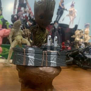 Groot resin model according to the bomb scene